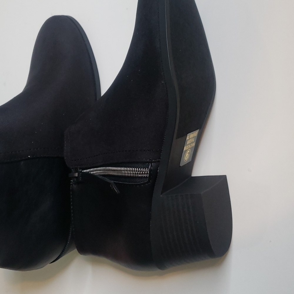 𝅺BLACK Zip Ankle Booties - Picture 5 of 11